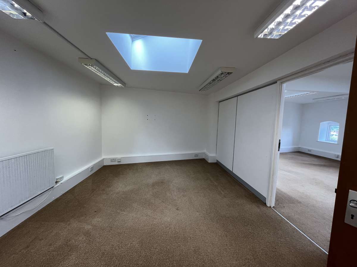 Office in Bradford on Avon - photo 2