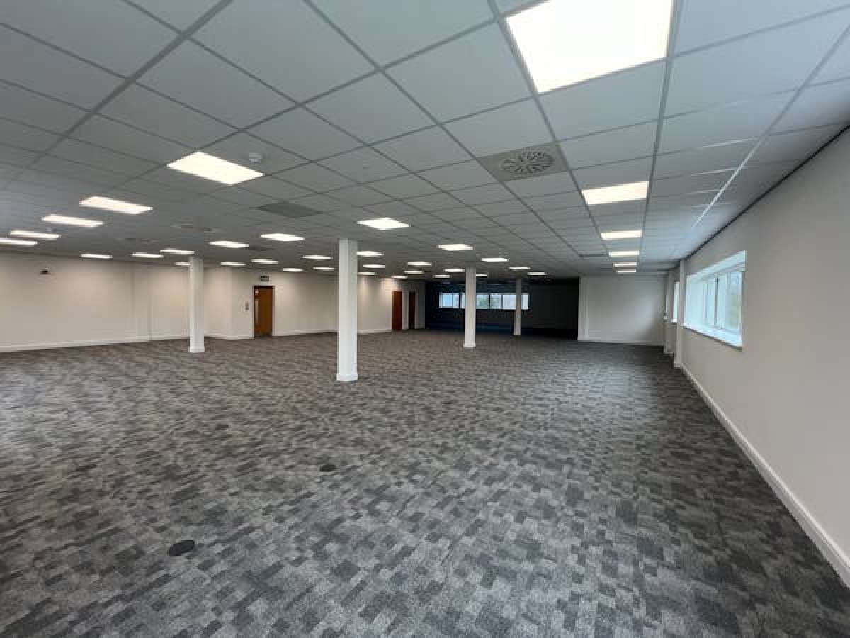 Office in Southport - photo 3