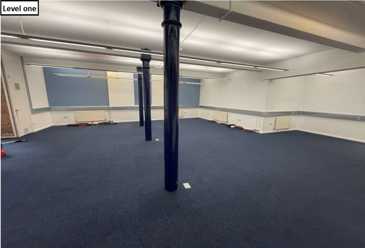 Office in Nottingham - photo 3