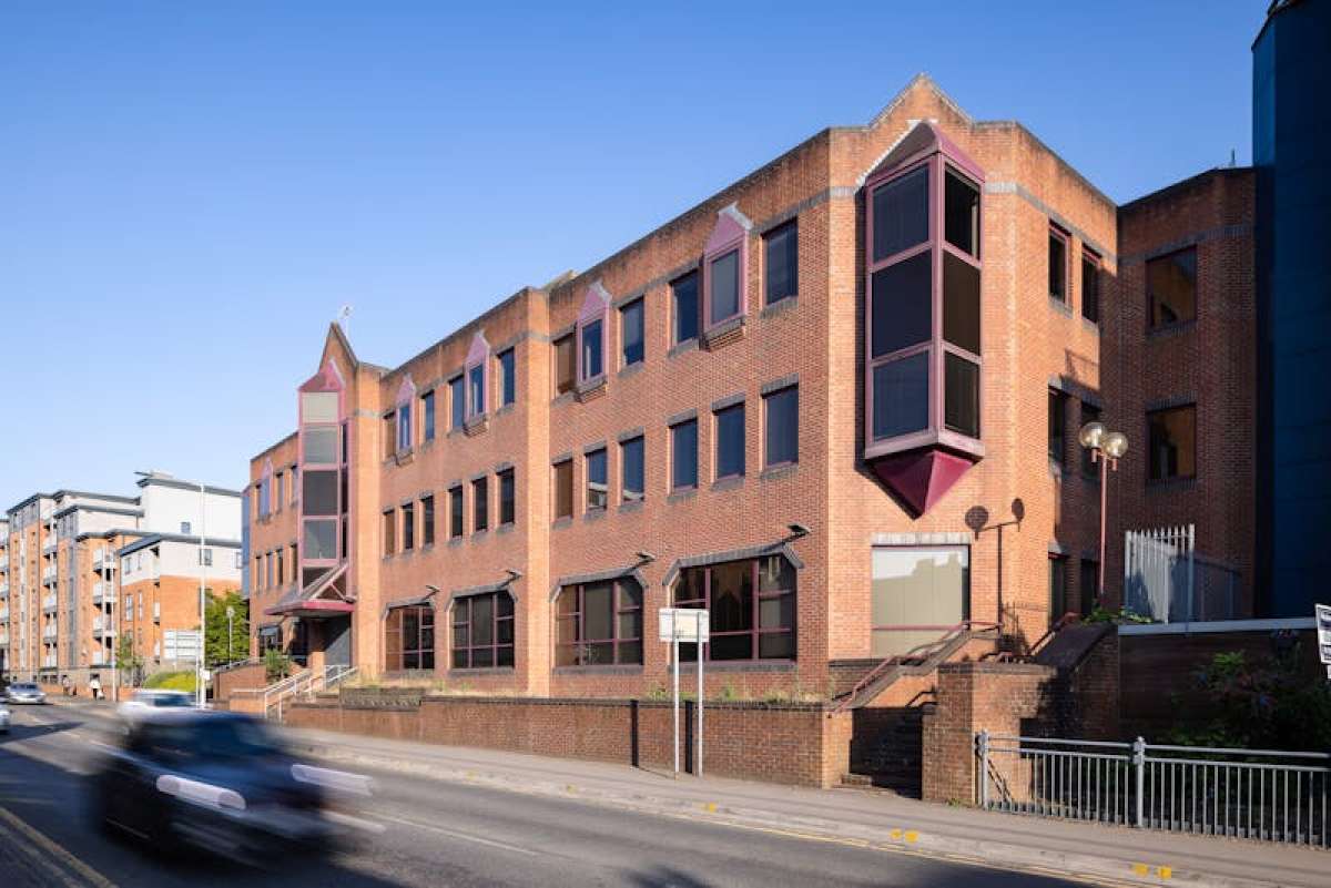 Office in Reading - photo 3