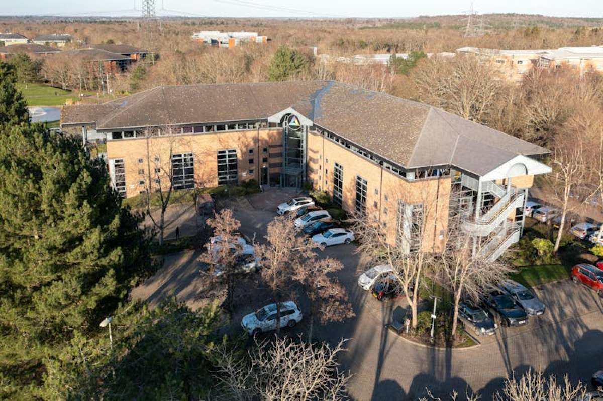 Office in Fareham - photo 3