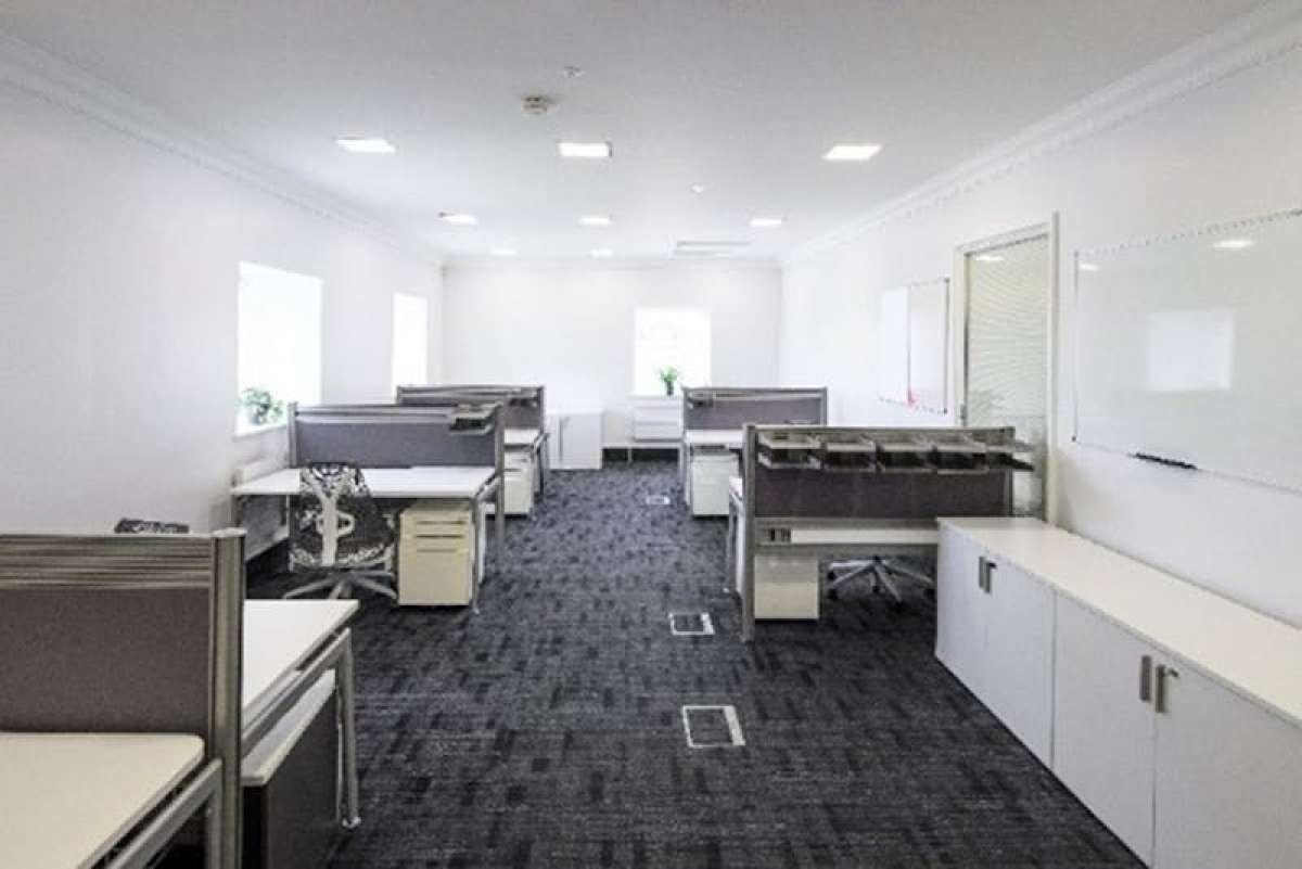 Office in Fareham - photo 2