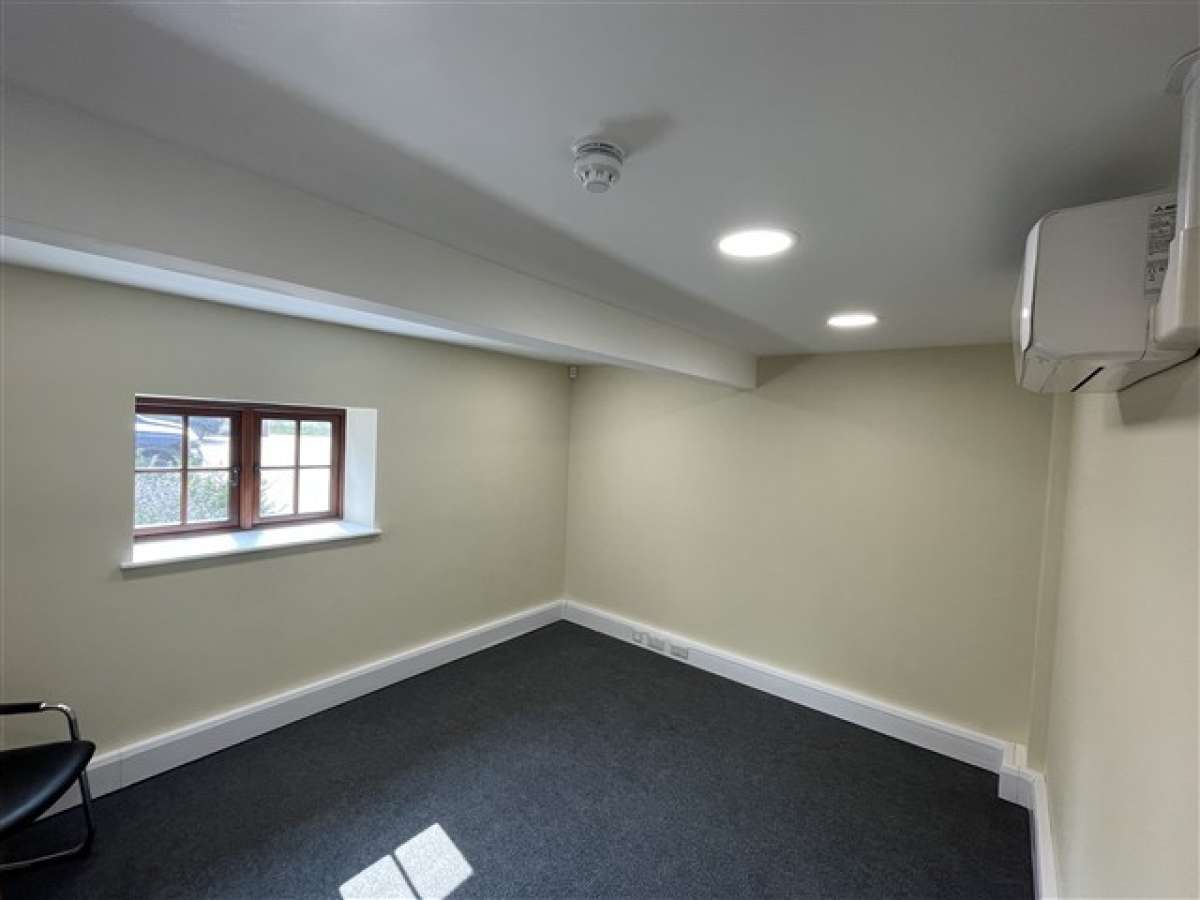 Office in Andover - photo 3