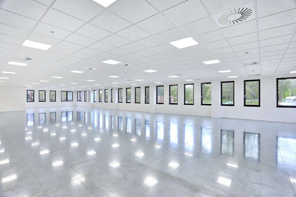 Office in Bracknell - photo 2