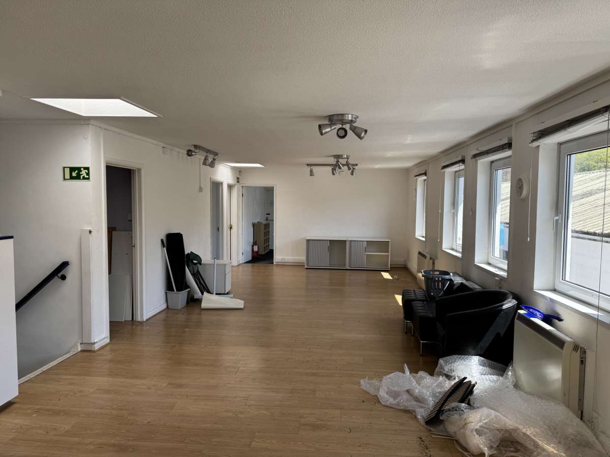 Office in Tiverton - photo 2