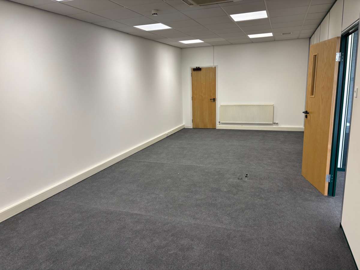Office in Leicester - photo 2