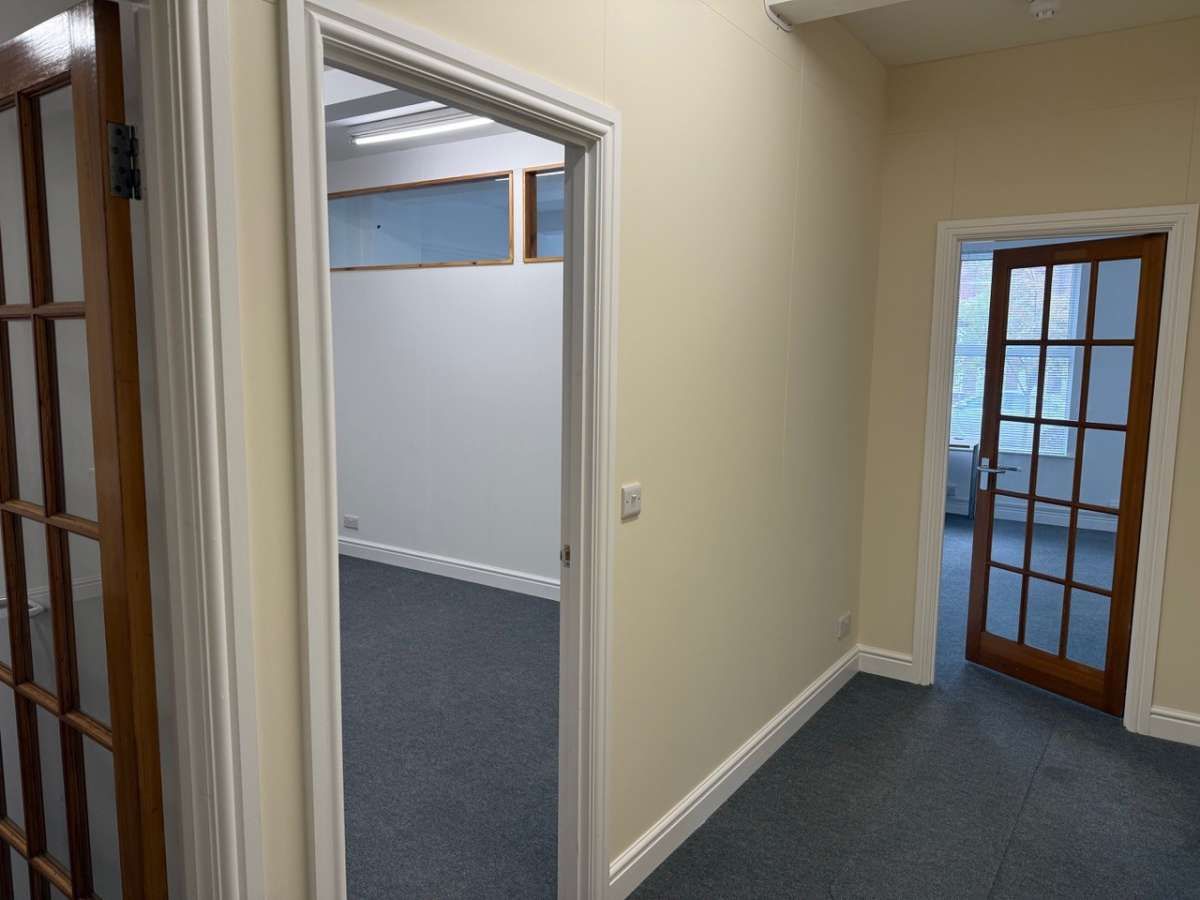 Office in Doncaster - photo 2