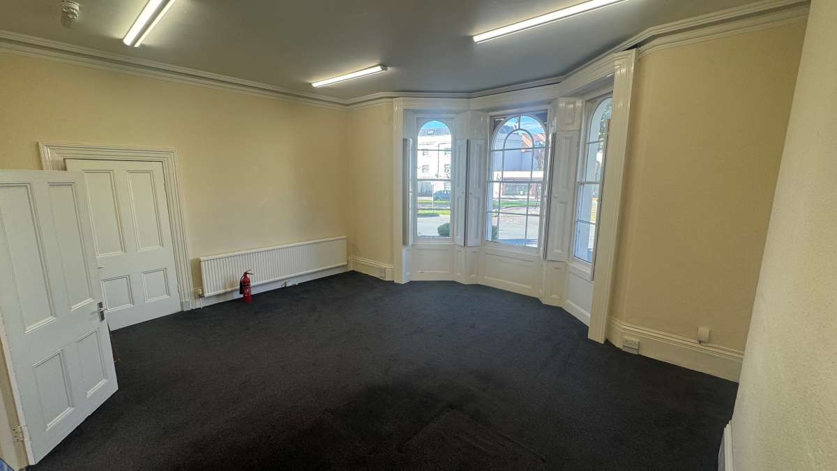 Office in Leamington Spa - photo 3