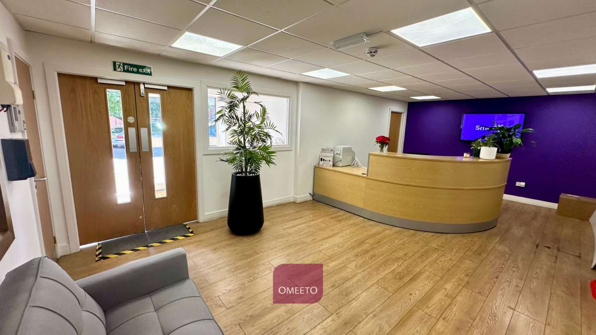 Office in Burton On Trent - photo 2