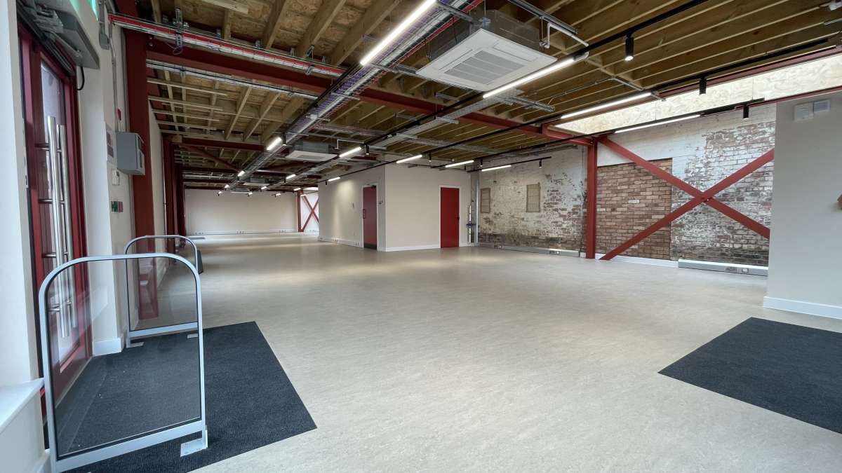 Office in Leamington Spa - photo 4