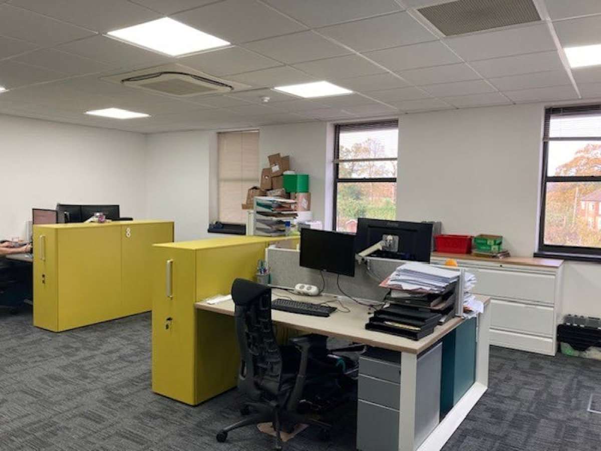 Office in Bagshot - photo 3