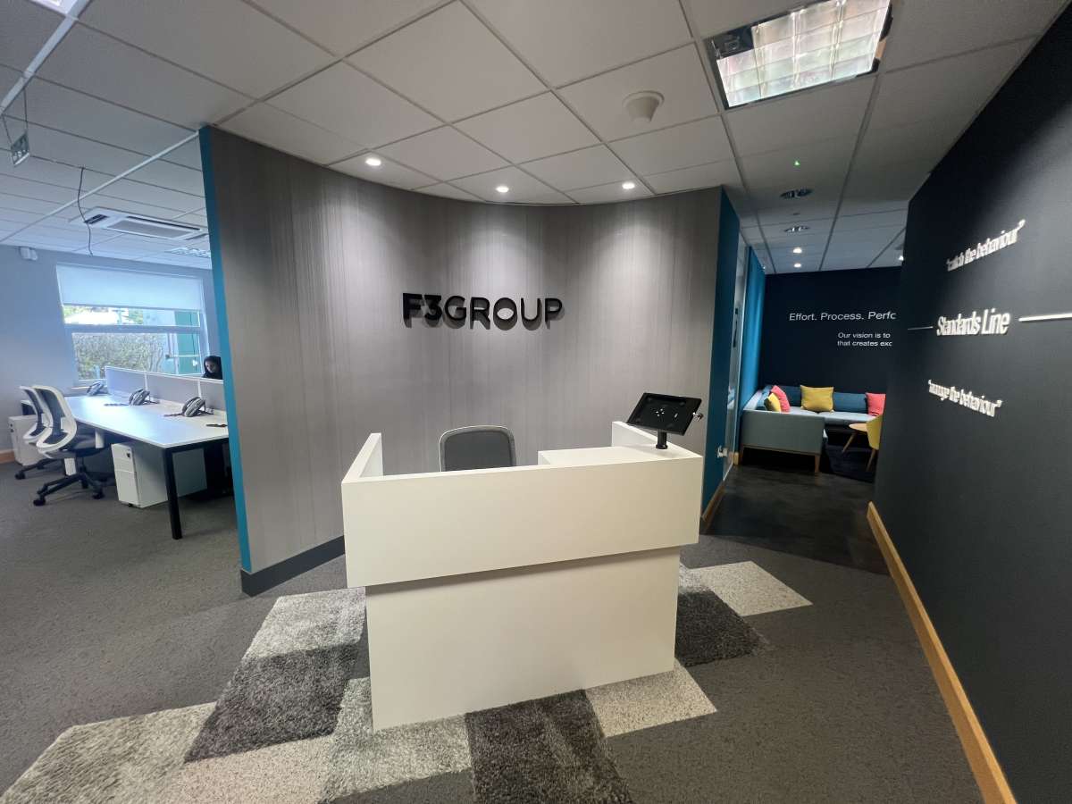 Office in Maidenbower - photo 4