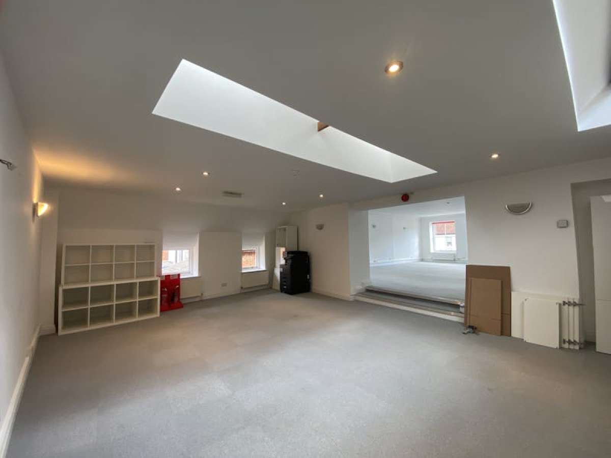 Office in Odiham - photo 4