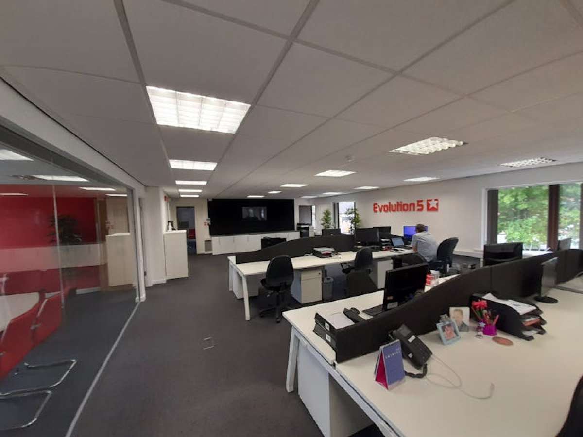 Office in Southampton - photo 3