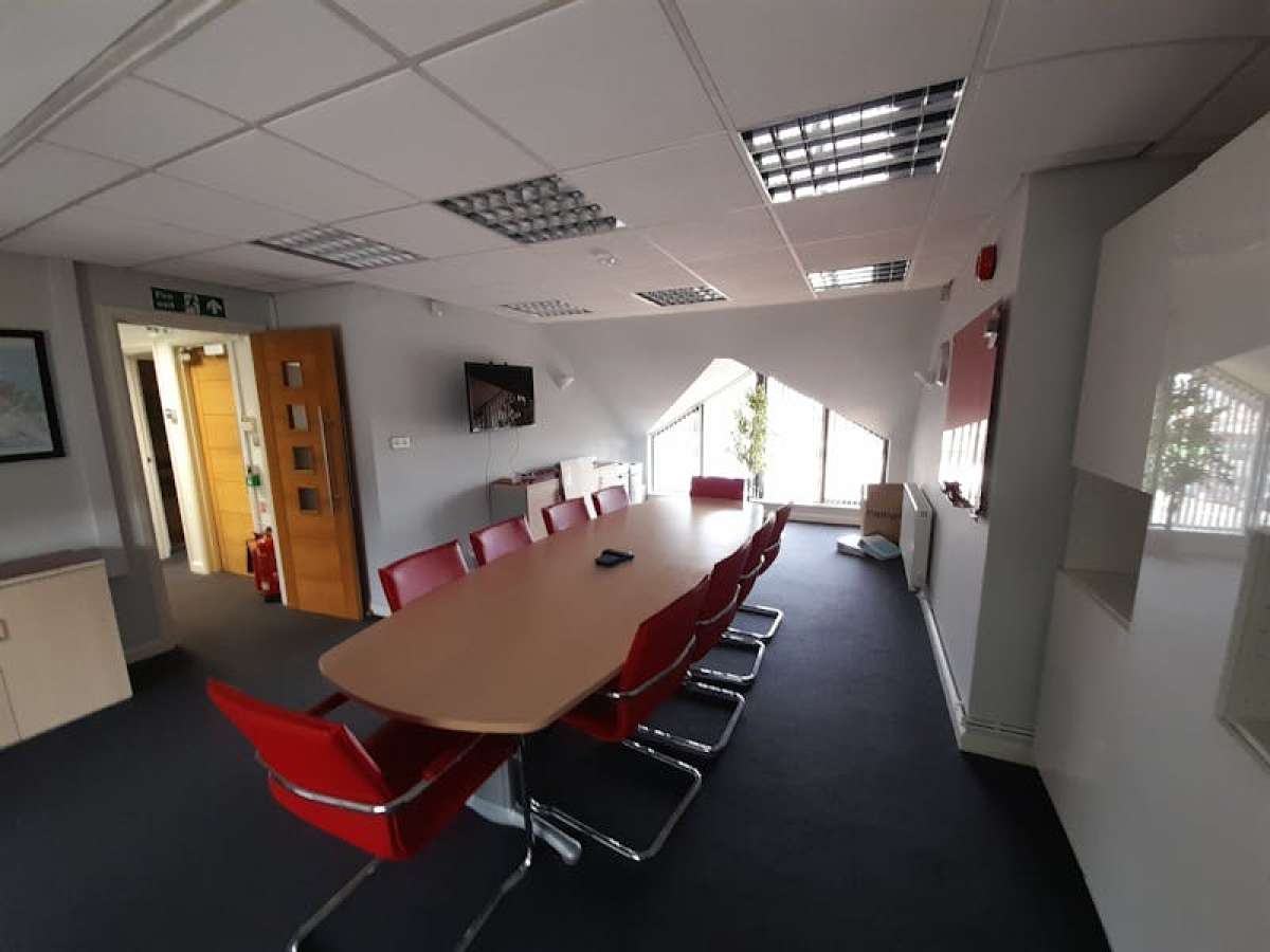 Office in Southampton - photo 4