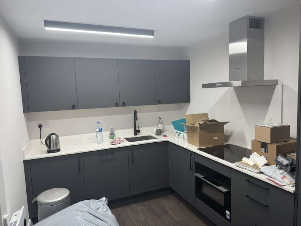 Office in Egham - photo 3