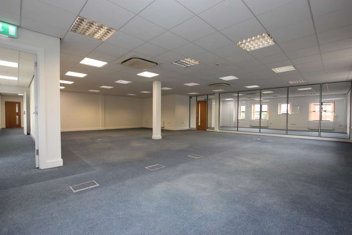 Office in Grantham - photo 4