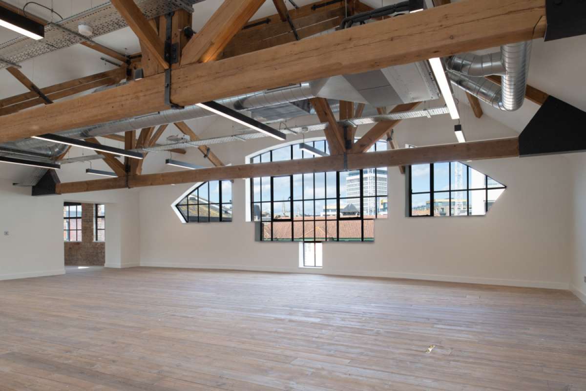 Office in Bristol - photo 3