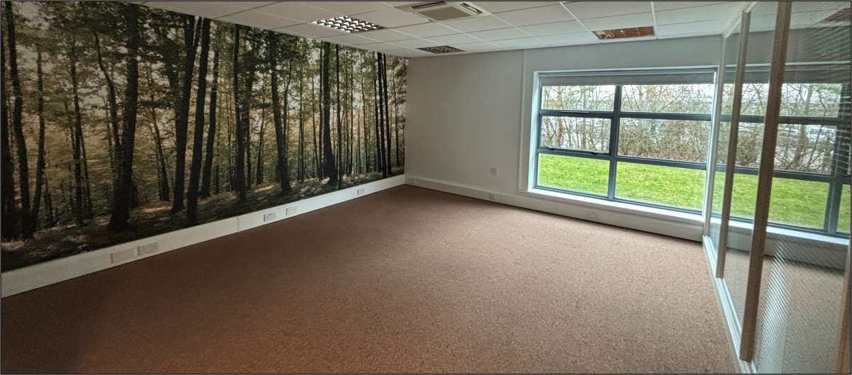 Office in Nottingham Business Park - photo 2