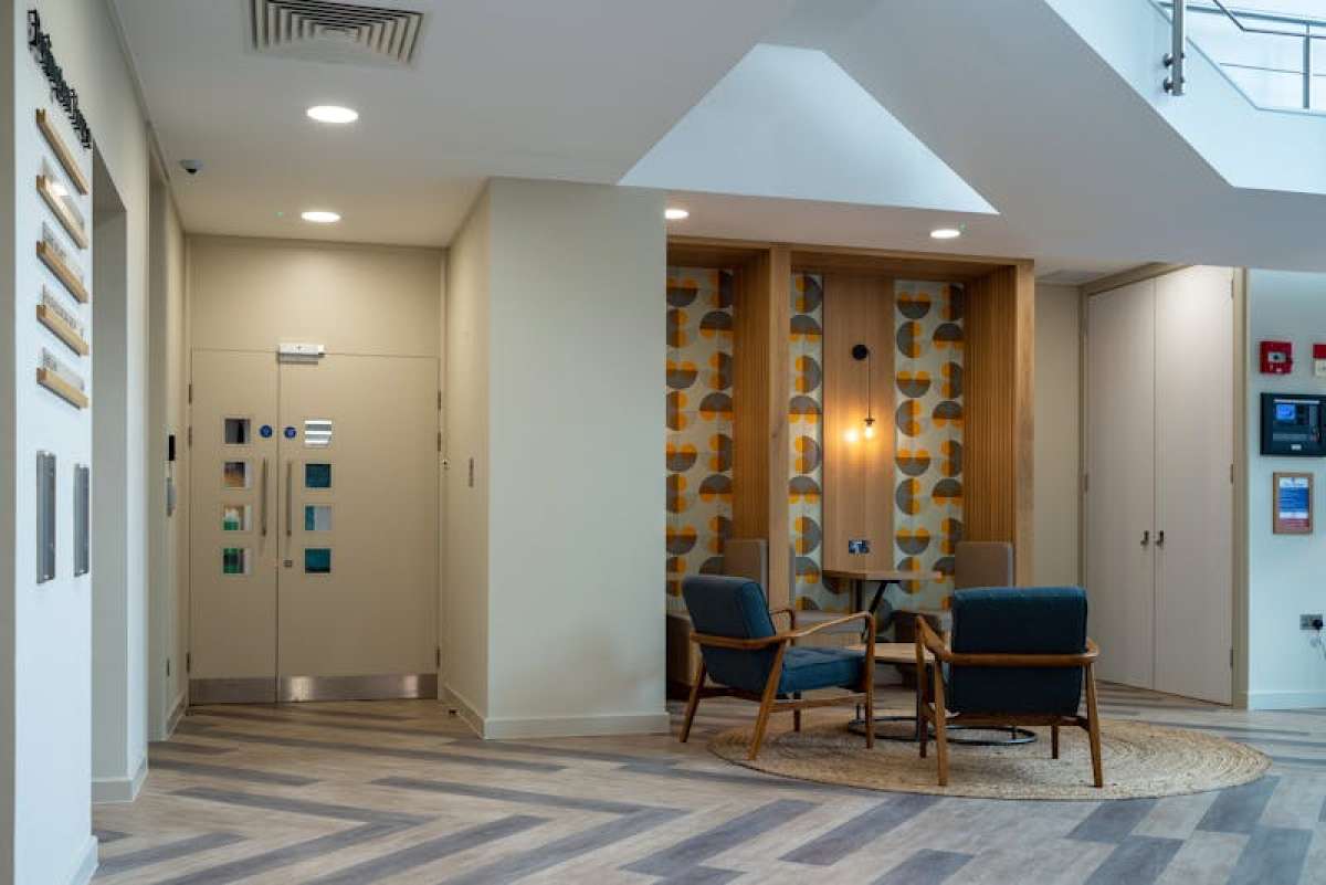 Office in Hedge End Southampton - photo 4