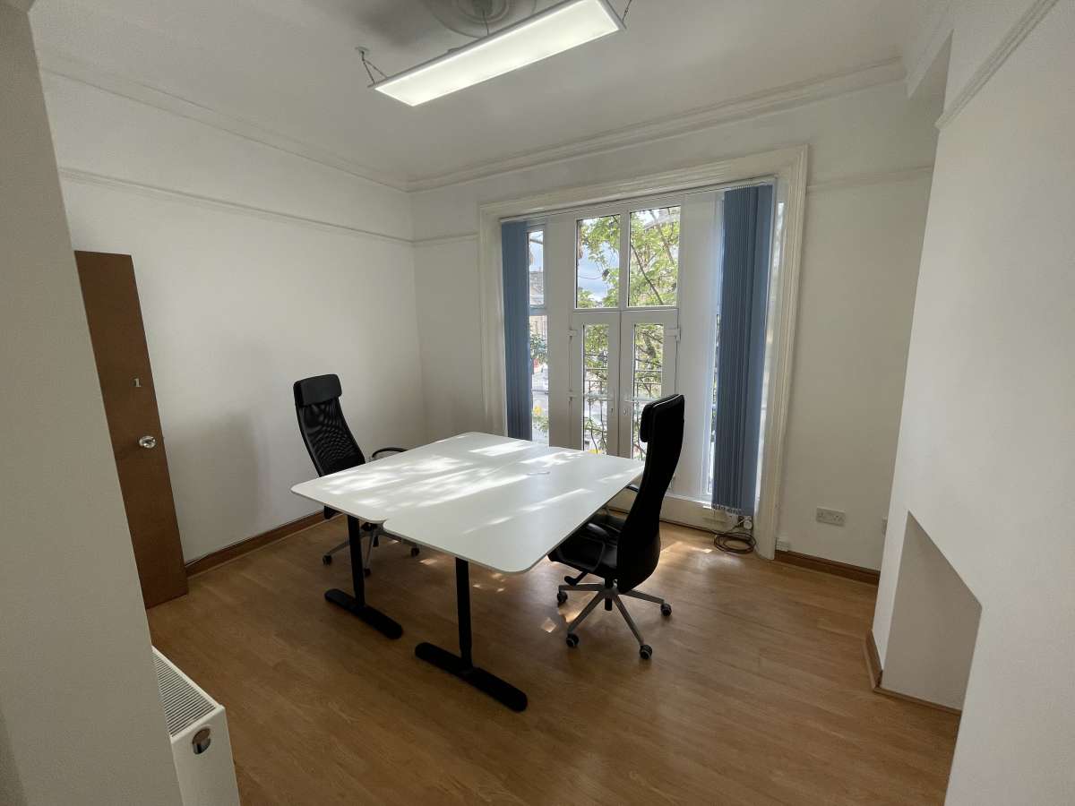 Office in Ilkley - photo 3