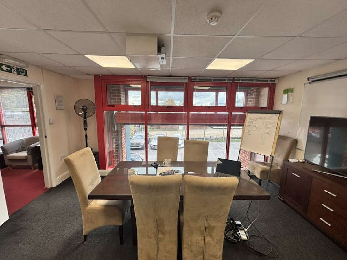 Office in Southampton - photo 3