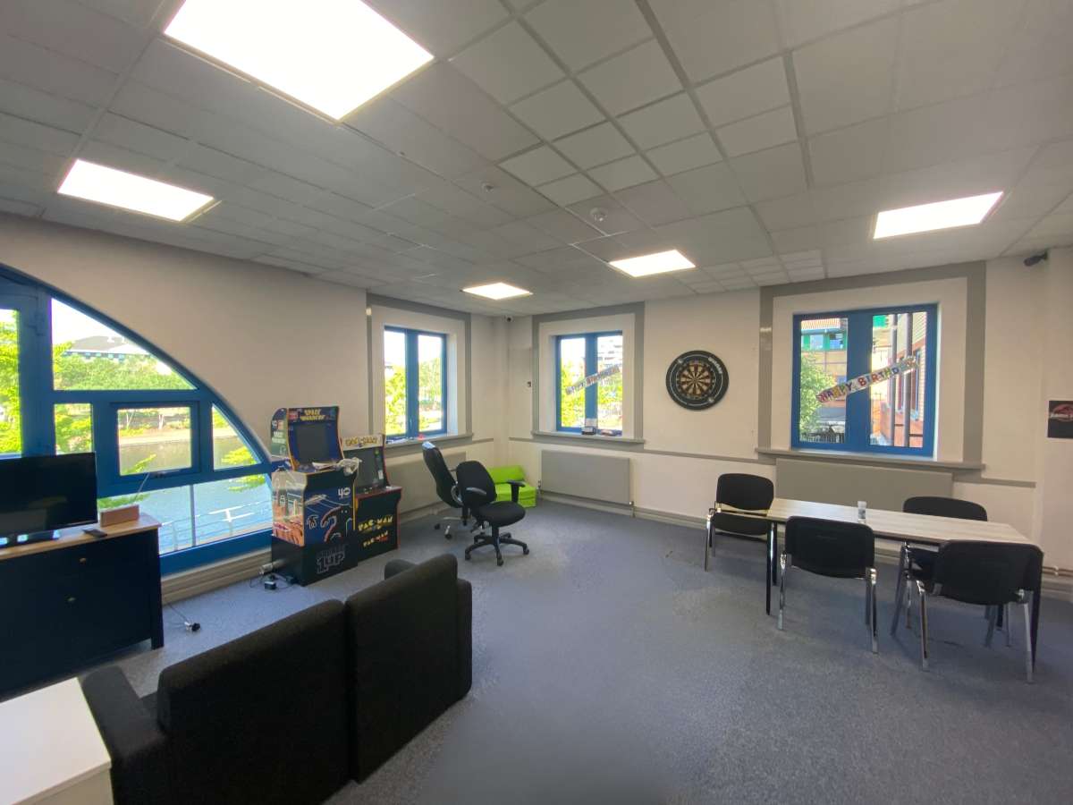 Office in Brierley Hill - photo 4