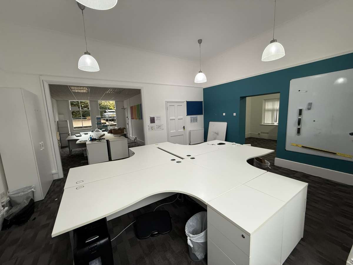 Office in South Croydon - photo 3
