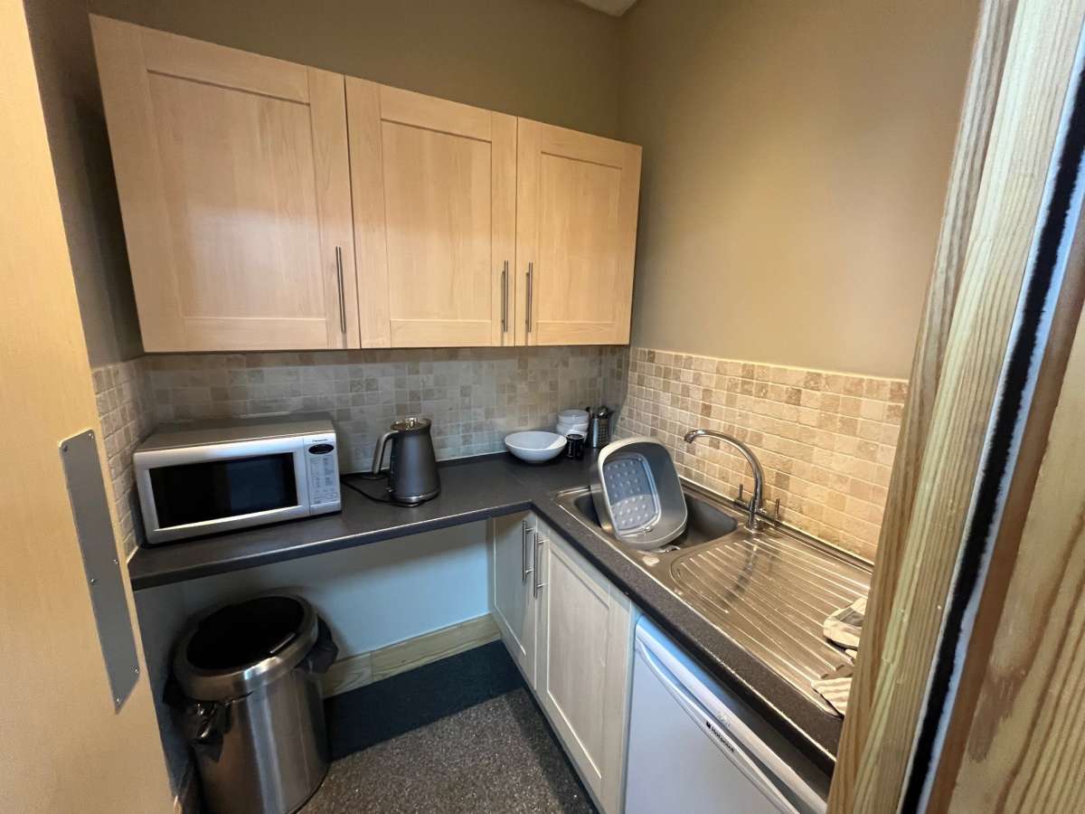 Office in Derby - photo 4