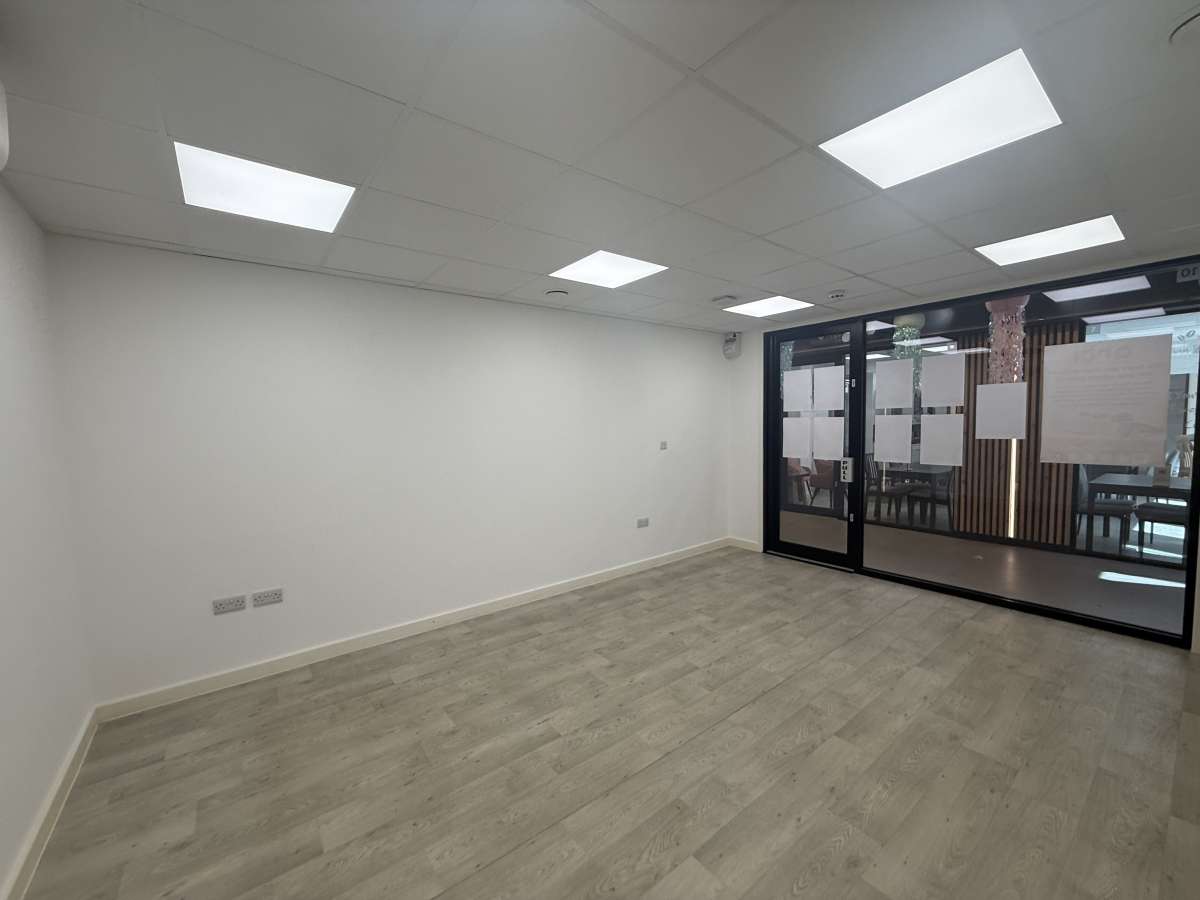Office in Belper - photo 3