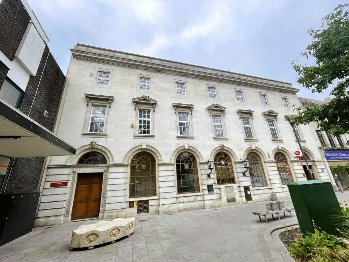 Office in Gloucester - photo 3