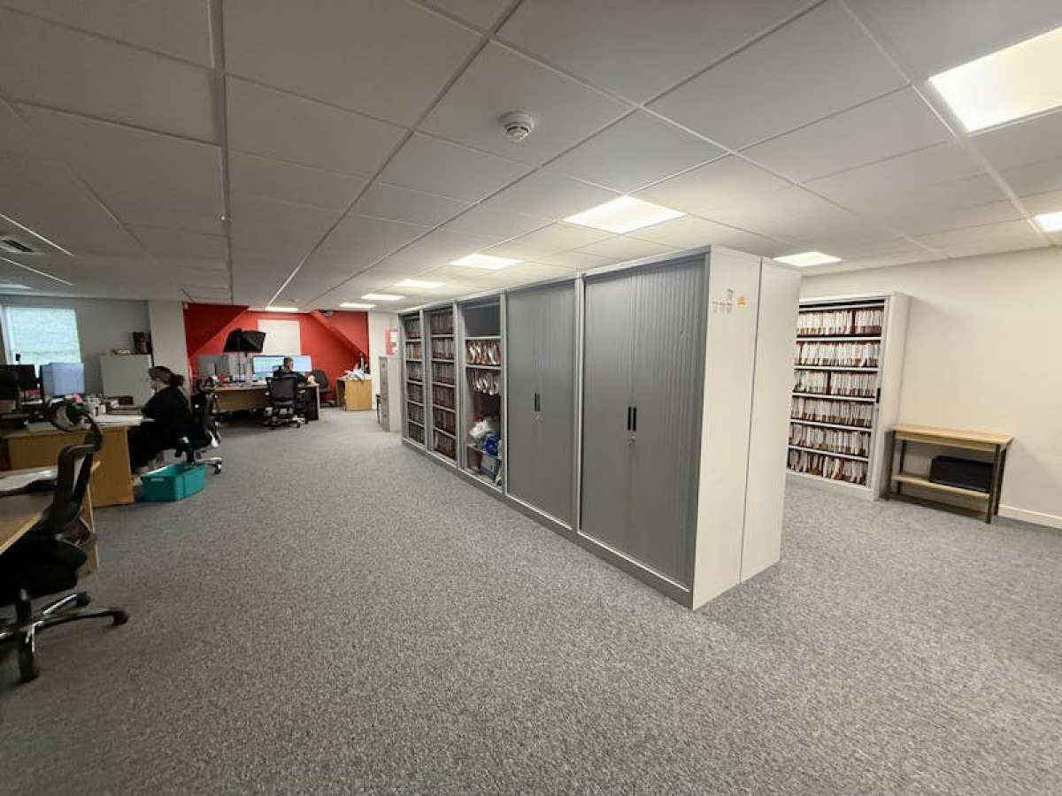 Office in Broadstone - photo 2