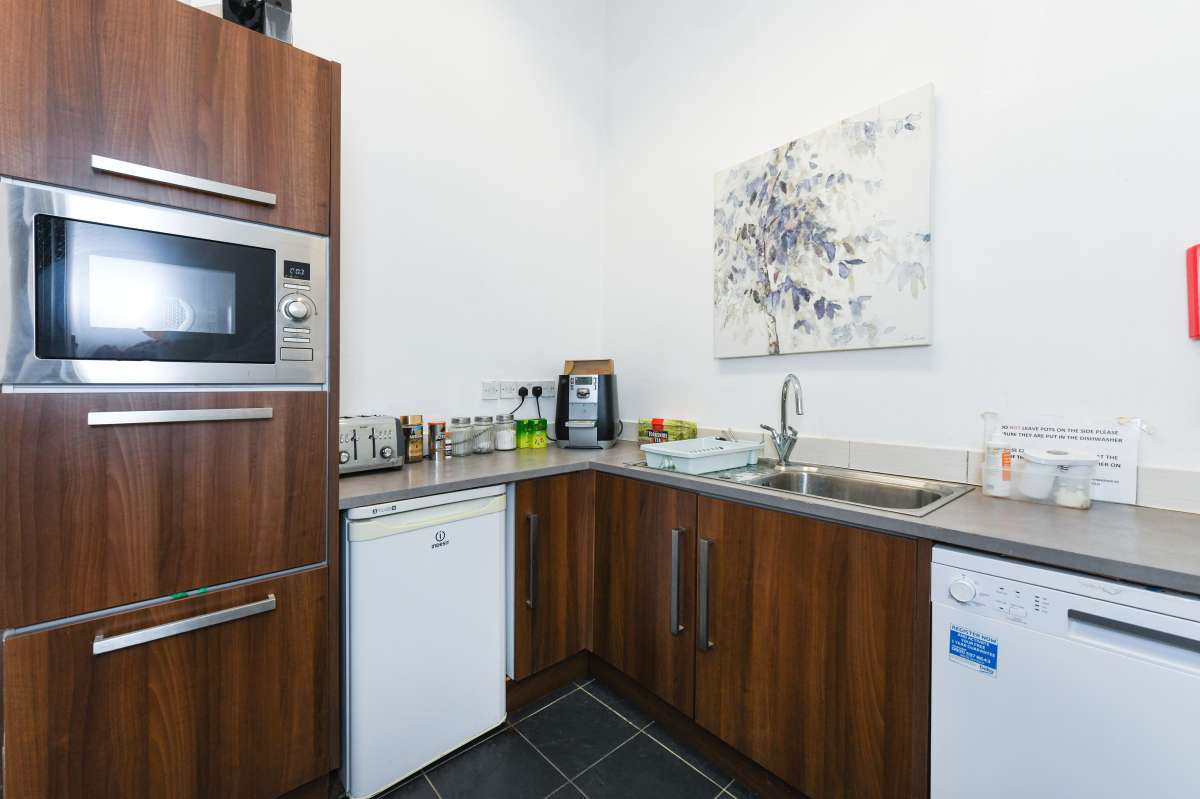 Office in Nottingham - photo 3