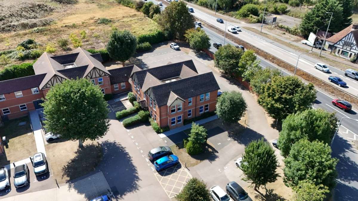 Office in Witham - photo 3