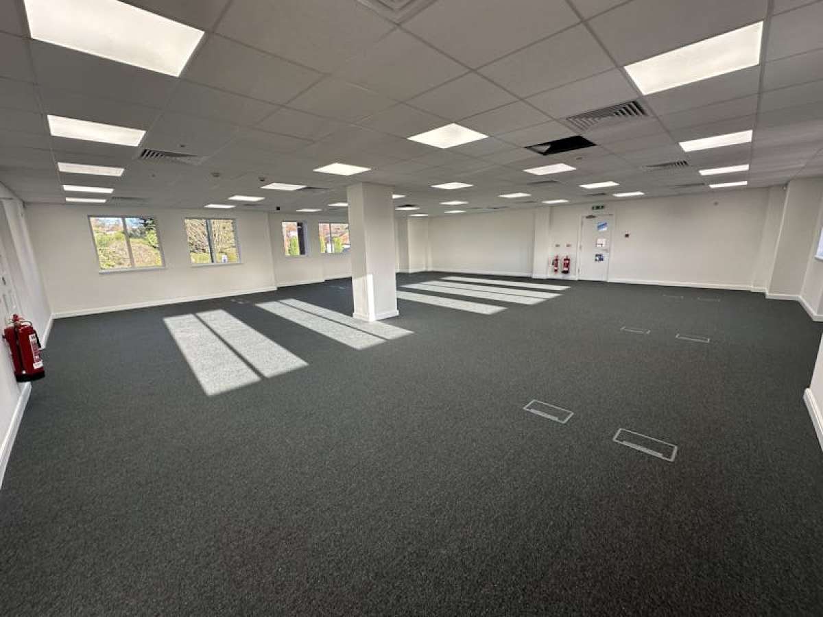 Office in Farnham - photo 3