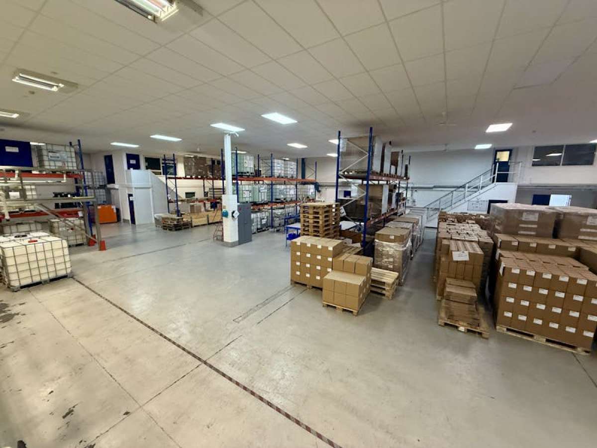 Office in Lymington - photo 2