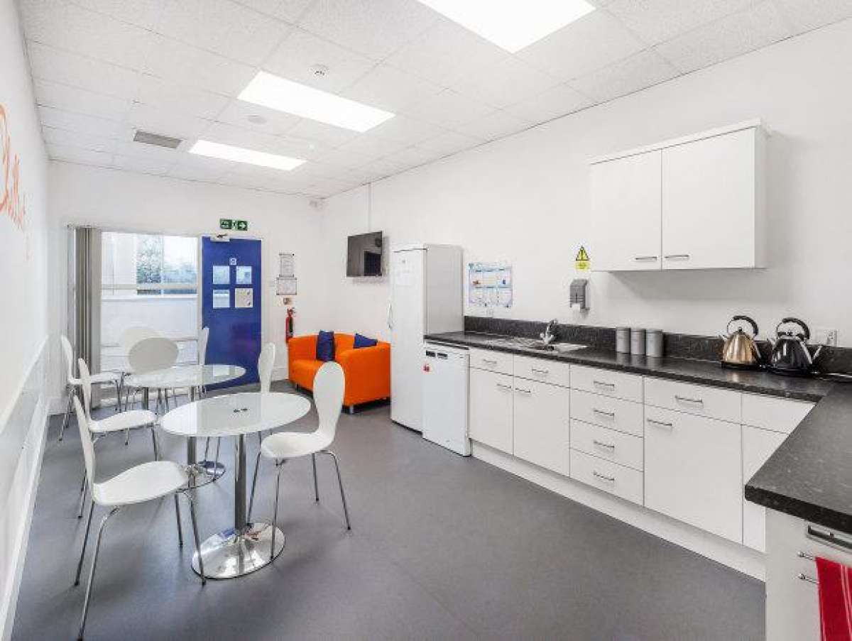 Office in Cranleigh - photo 4