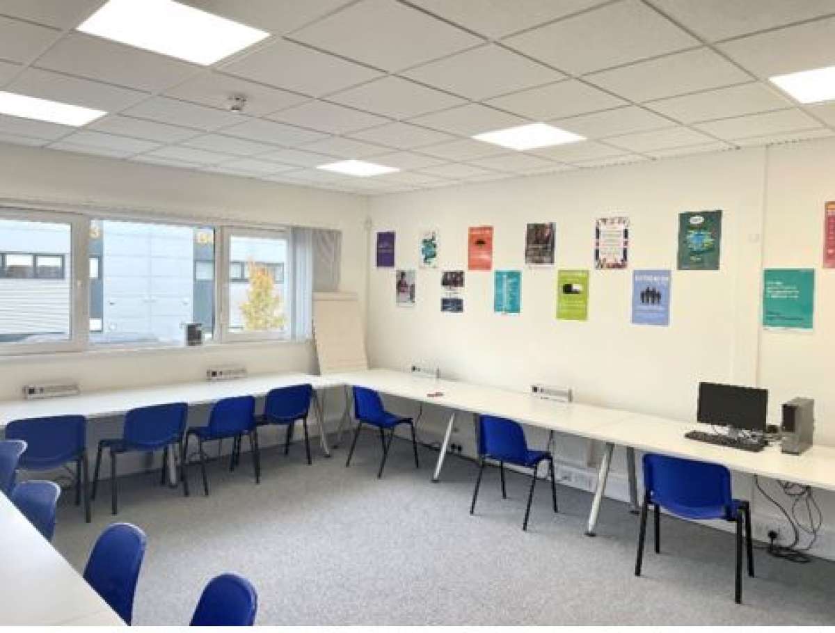 Office in Abingdon Science Park - photo 2