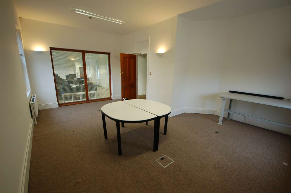 Office in Desford - photo 3