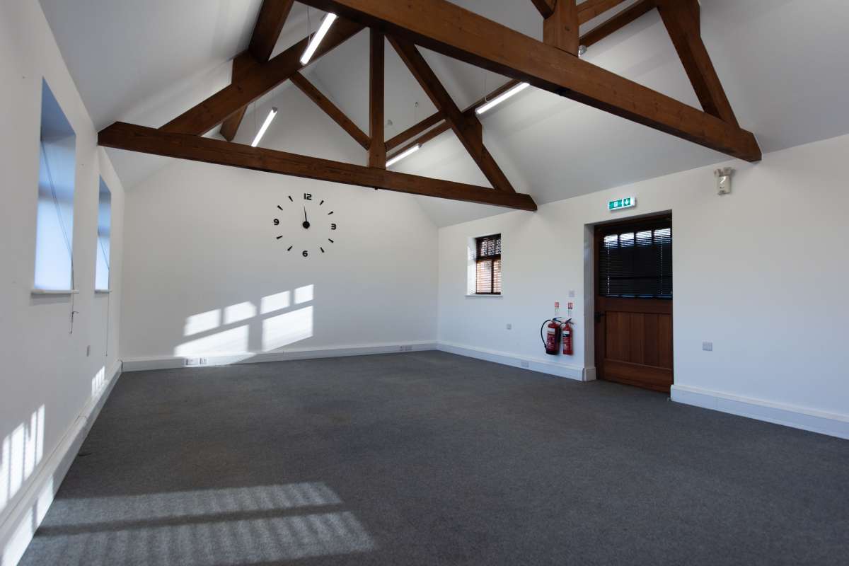 Office in Charlton - photo 4