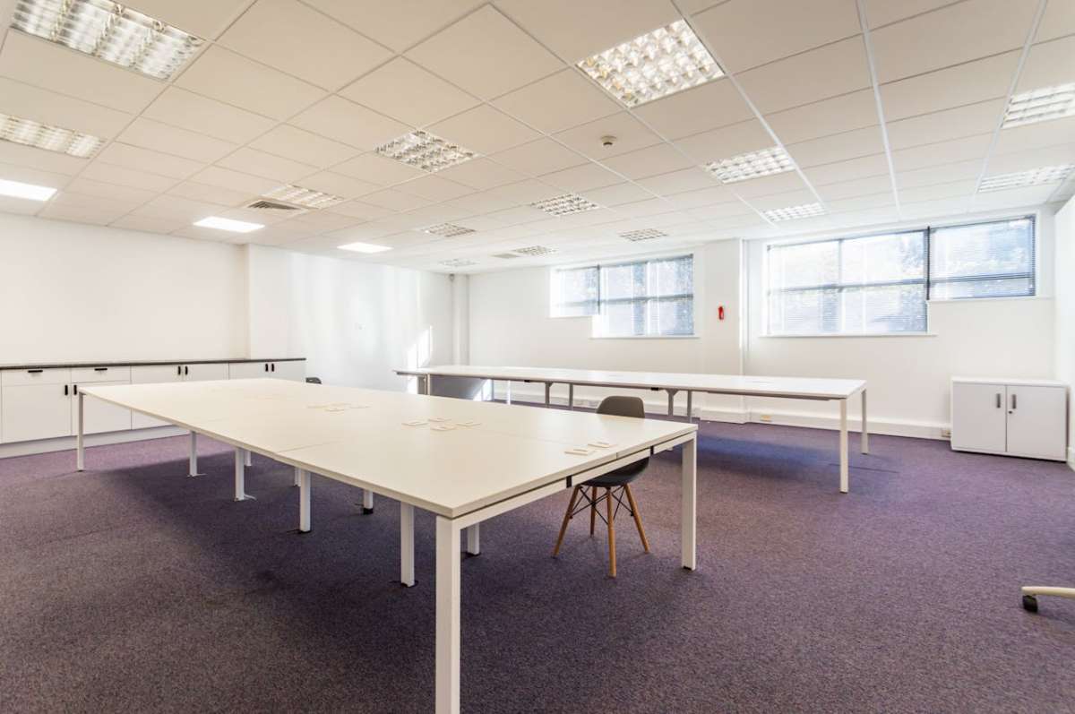 Office in Poole - photo 4