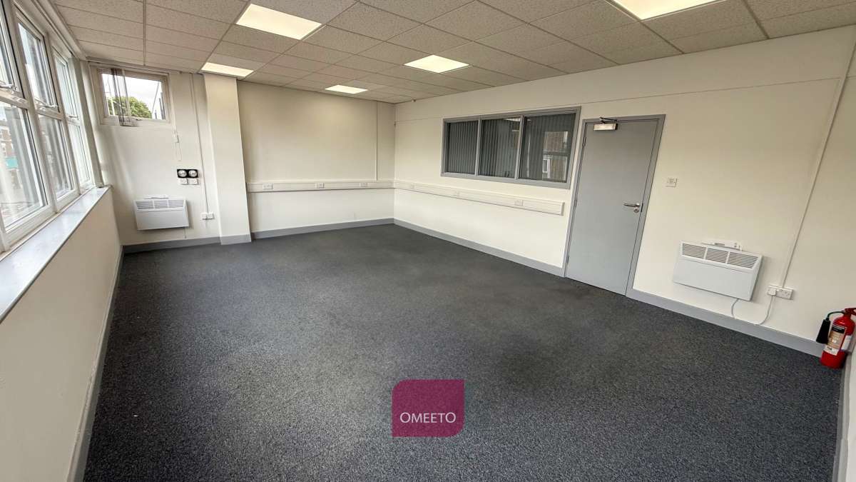 Office in Nottingham - photo 3