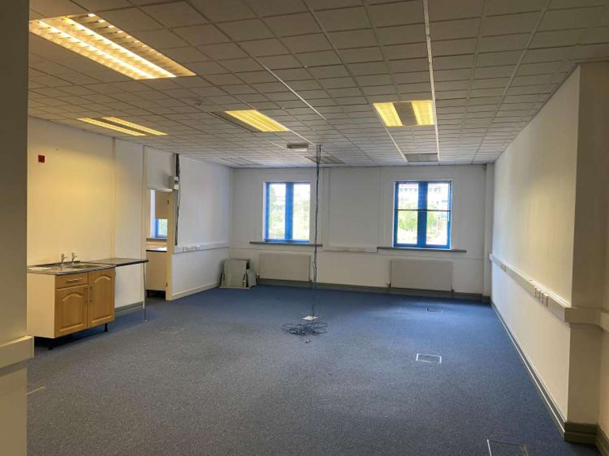 Office in Brierley Hill - photo 2