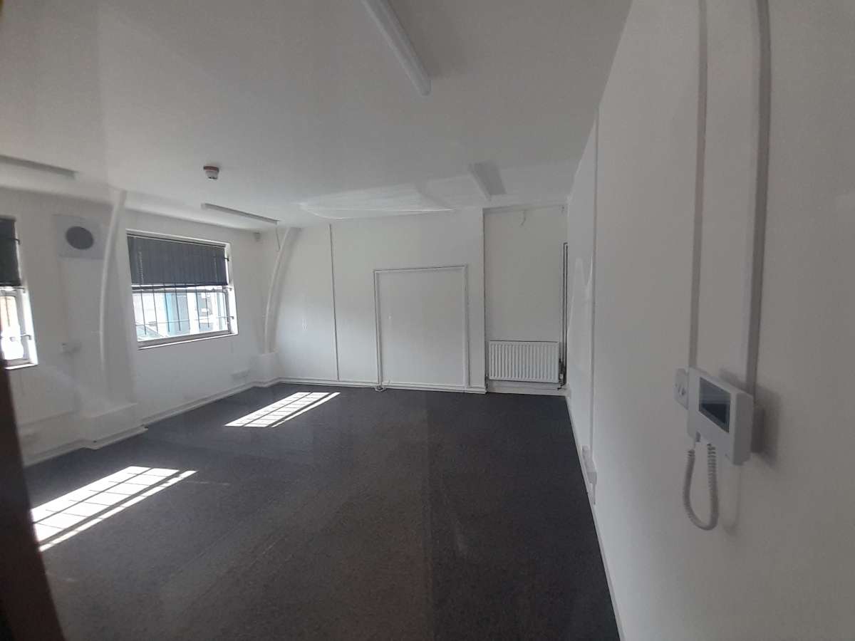 Office in Cambridge - photo 3