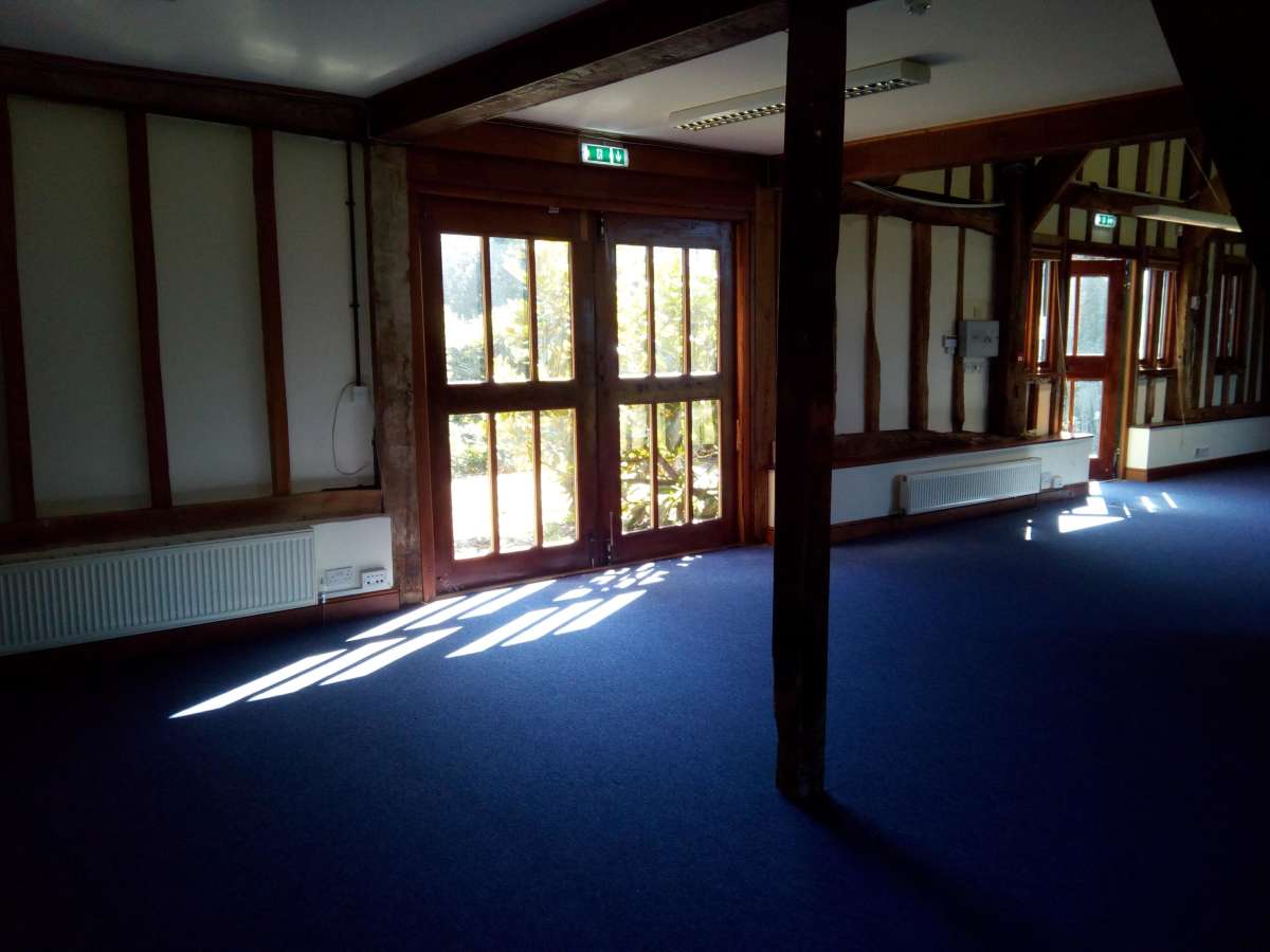 Office in Okewood Hill - photo 4