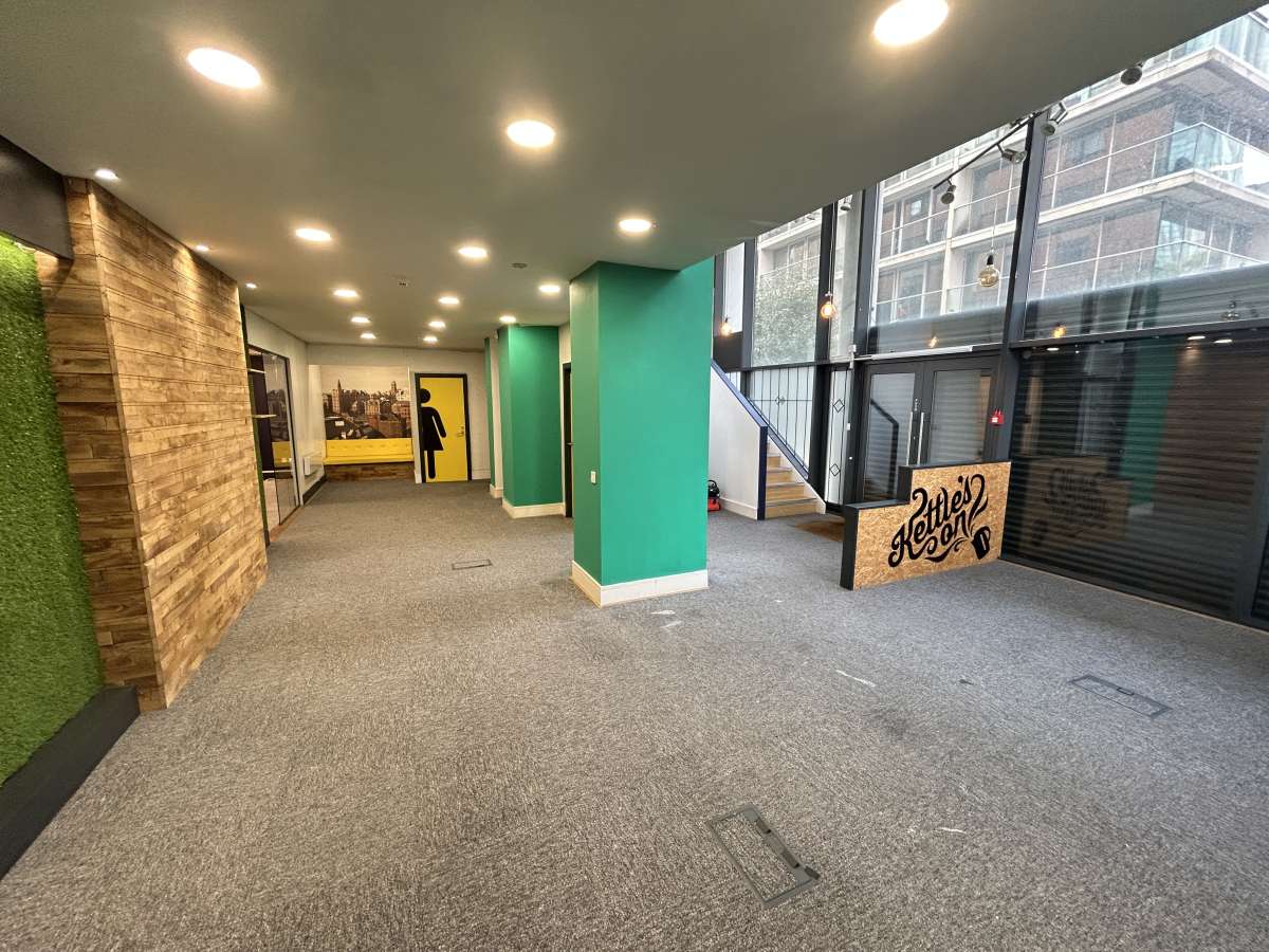 Office in Manchester - photo 3