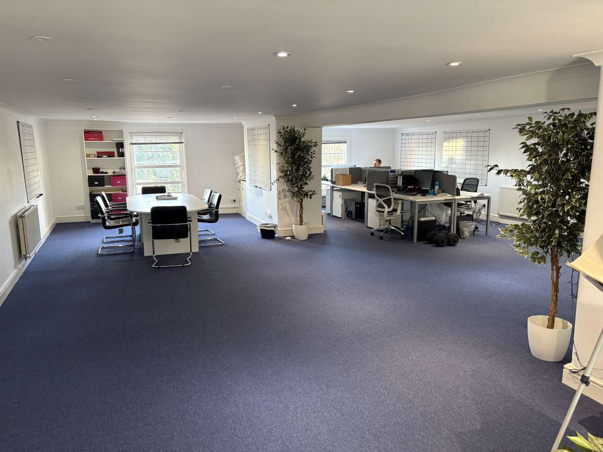 Office in Winchester - photo 4