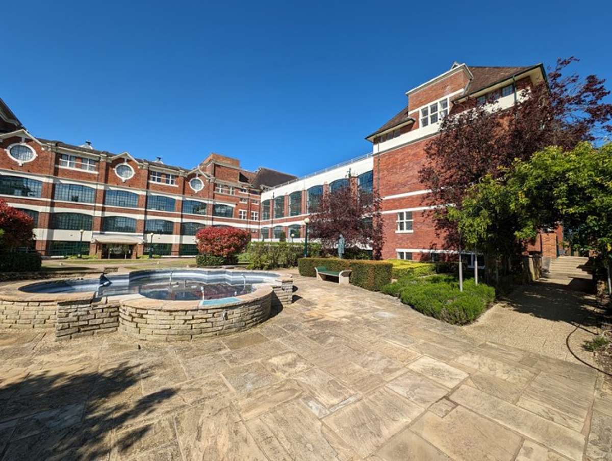 Office in Letchworth Garden City - photo 4