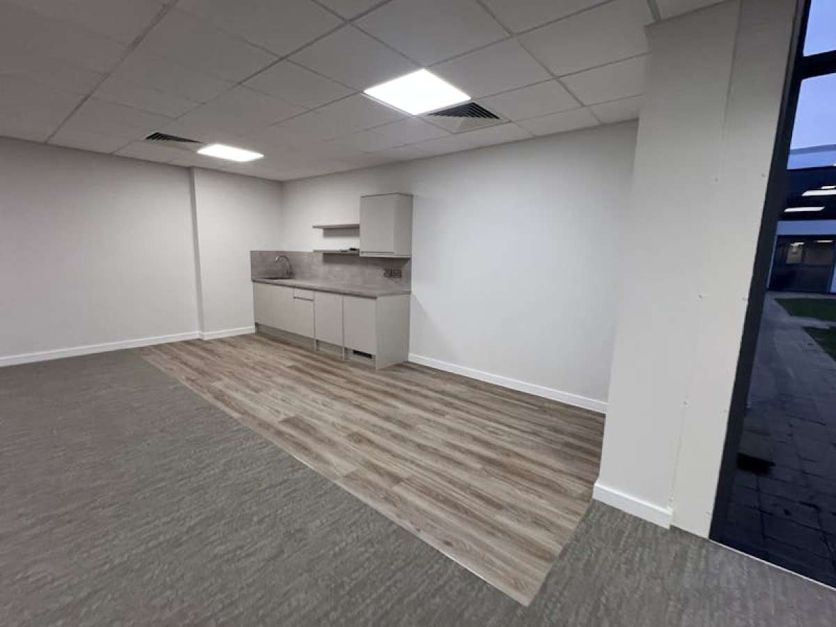 Office in Portsmouth - photo 3