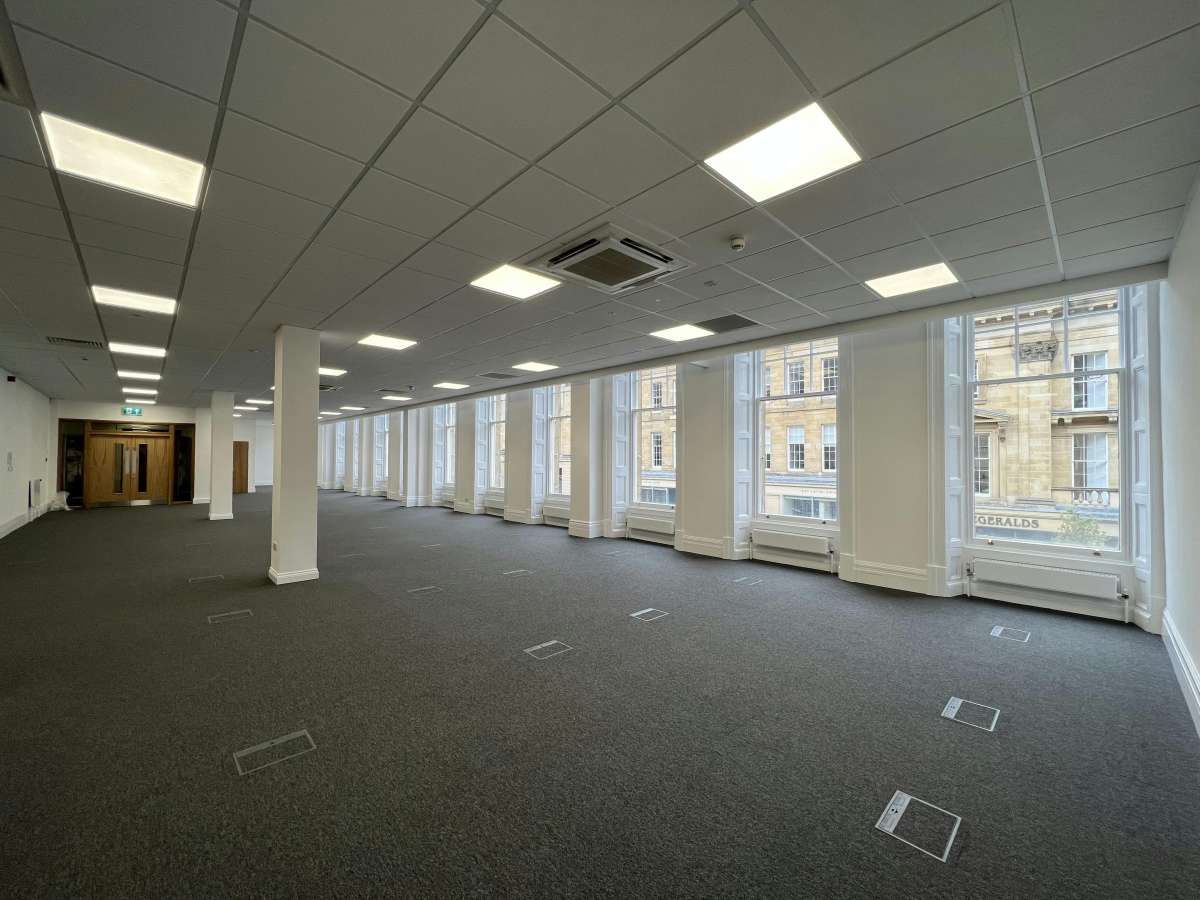 Office in Newcastle Upon Tyne - photo 4